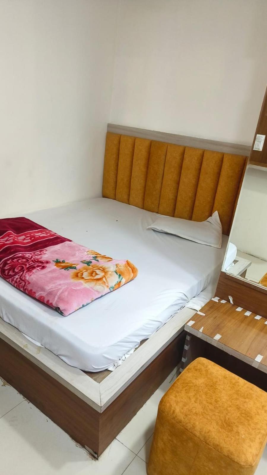 Royal Raj Palace Ujjain Bagian luar foto